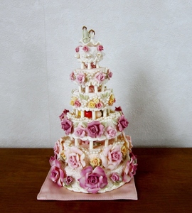 ミニチュア　ウエディングケーキ　デコレーションケーキ　鉢植えチューリップ　ピンブローチ　粘土工芸　美品
