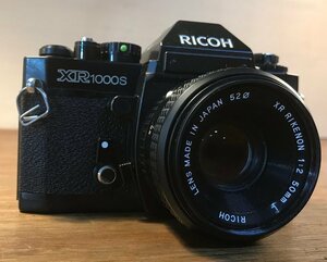 SS-921■送料込■RICOH XR 1000S 一眼レフカメラ フィルムカメラ 望遠レンズ 723g●ジャンク扱い/くATら