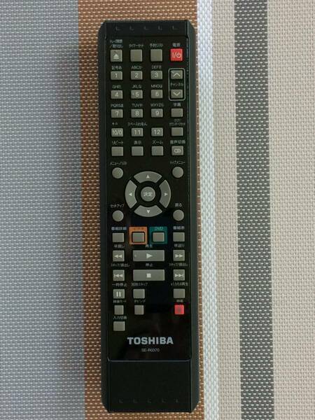 美品★送料無料★TOSHIBA★東芝★純正★VHS DVDレコーダー★D-VDR9K用リモコン★SE-R0370★中古★動作品★返金保証あり★