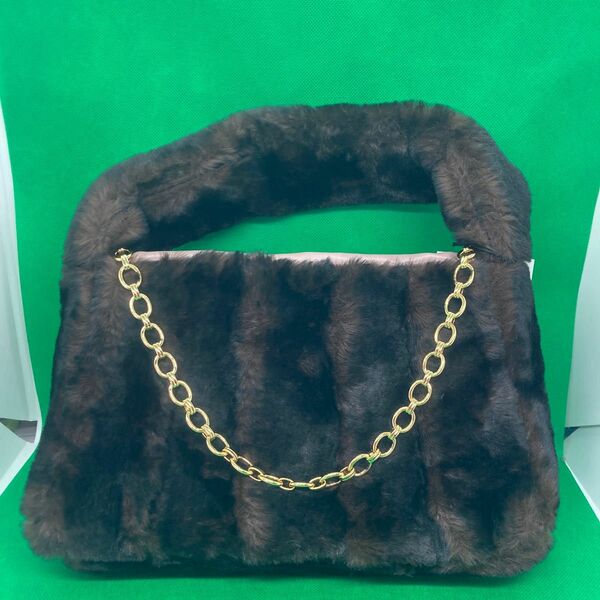 Her lip to Faux Fur Tote BagHer lip to