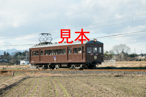 鉄道写真データ（JPEG）、00020153、デハ101（迎春ヘッドマーク）、上毛電鉄、新屋〜粕川、2013.01.03、（7360×4912）