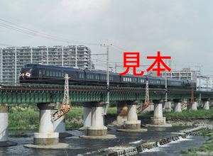 鉄道写真、645ネガデータ、167401100002、お召し列車、E655系＋TR車、JR中央本線、立川〜日野、2012.10.06、（4591×3362）
