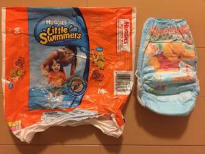 *0 HUGGIES LITTLE SWIMMERS Winnie The Pooh Tiger playing in water pool swimming Homme tsu pants M 11~15KG ① 0*