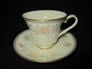  Vintage records out of production rare beautiful goods ** Minton jasmine cup & saucer gold paint Royal Doulton Minton Jasmine Cup & Saucer 1 customer *