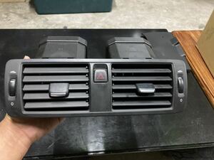 ボルボ　V50　CBA-MB4204S エアコン吹き出し口 エアコンルーバーセンター　ハザードスイッチ　美品