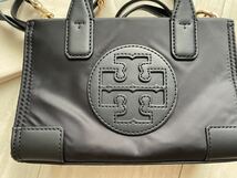 新品・未使用 トリーバーチ TORY BURCH ナイロン マイクロ ミニ トートバッグ クロスボディバック 2WAY ブラック 保存袋付_画像2