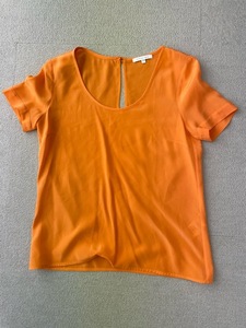 （I07029) パトリツィア ペペ/ PATRIZIA PEPE シルク素材　 半袖 トップス　 カットソー　オレンジ　サイズ40