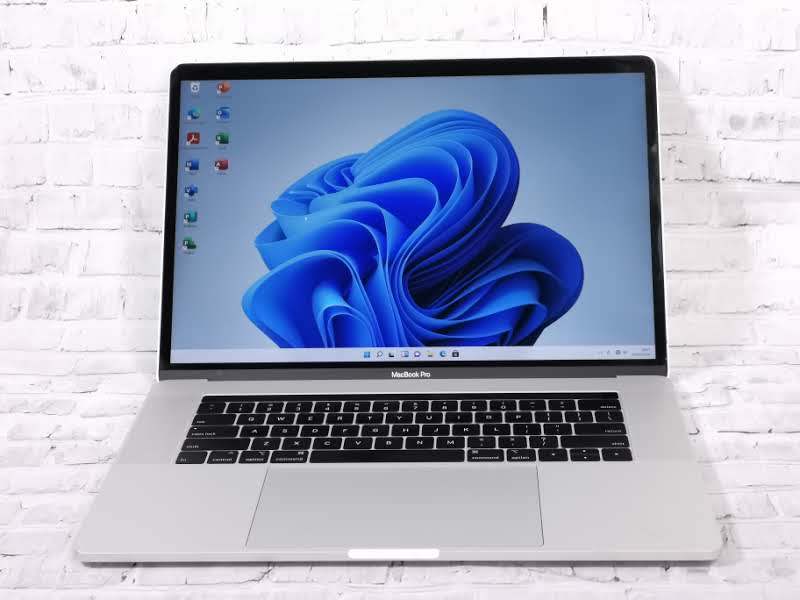 MacBook Pro 15.4-inch 2019年/ Core_i9 2.3GHz 16GB SSD512GB / AMD