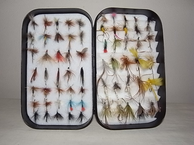 Recent years Wheatley Fly Box With 65 Flies ・ ホイットレー