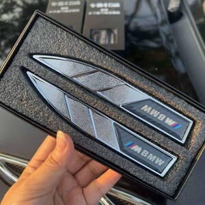 ★新品★BMW M ステッカー エンブレム 金属製 炭素繊維 カーステッカー プレート フェンダーバッジ シール 2個セット