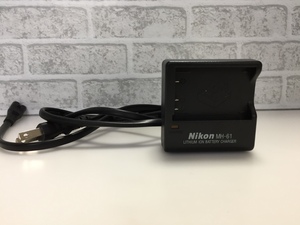 Nikon　バッテリーチャージャー　MH-61　中古品M-5961