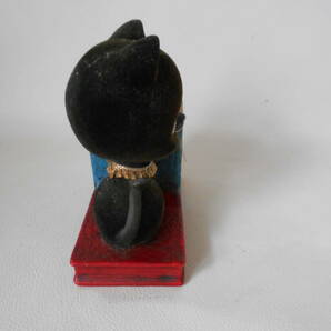 H / 昭和レトロポップ 陶器起毛 フロッキー加工 ネコ ボビンヘッド 本に横たわる猫 型 ペン立て 猫 ねこ 中古品の画像9
