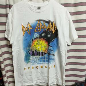 希少柄☆■ デフレパード Def Leppard T-shirt バンドTシャツ バックプリントあり『TOUR 1983』MOTLEY CRUE 来日 ロックT hard rock