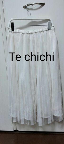 Te chichiテチチ、レーススカート
