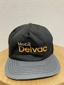 80's USAヴィンテージ メッシュキャップ 2トーン帽子 Mobil Delvac /USA製 米国製 企業キャップ 80年代 黒×グレー系　ONE SIZE