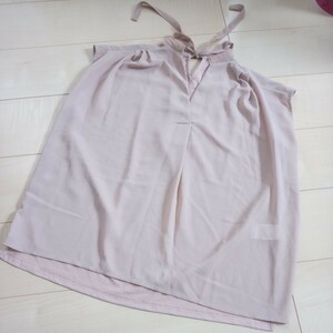 NICE CLAPナイスクラップ　夏のタンクトップ未使用　ベージュで上品　通勤服にも☆お買い得ＳＡＬＥ￥200〜！！