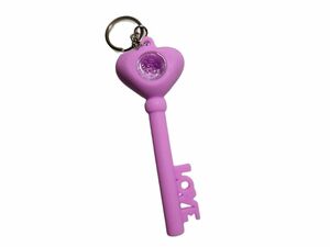 大人気のシリコンパイプ！！loveハートの珍しいキーホルダー型パイプです！■Color：PINK