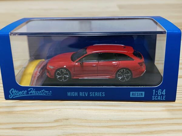 アウディ　RS6 レッド Avant 1/64 ミニカー　Audi 赤