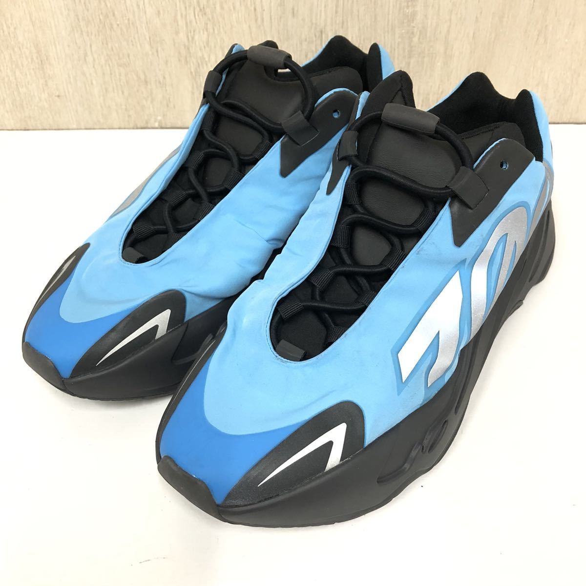 限定品☆adidas アディダス☆YEEZY BOOST 700 イージーブースト700