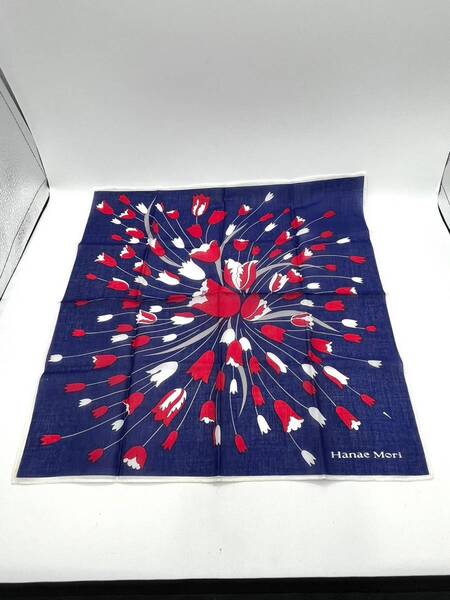 【美品】HANAE MORI ハナエ モリ ハンカチ スカーフ バンダナ ネイビー×ホワイト系 チューリップ コットン 42×42