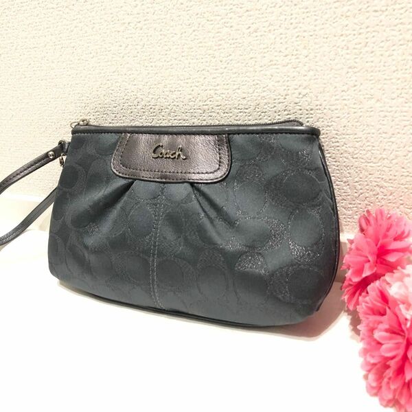 未使用　coach ポーチ　リストレット　ストラップ　チャーター　シグネチャー　ネイビー　青　黒　 小物入れ　 クラッチバッグ