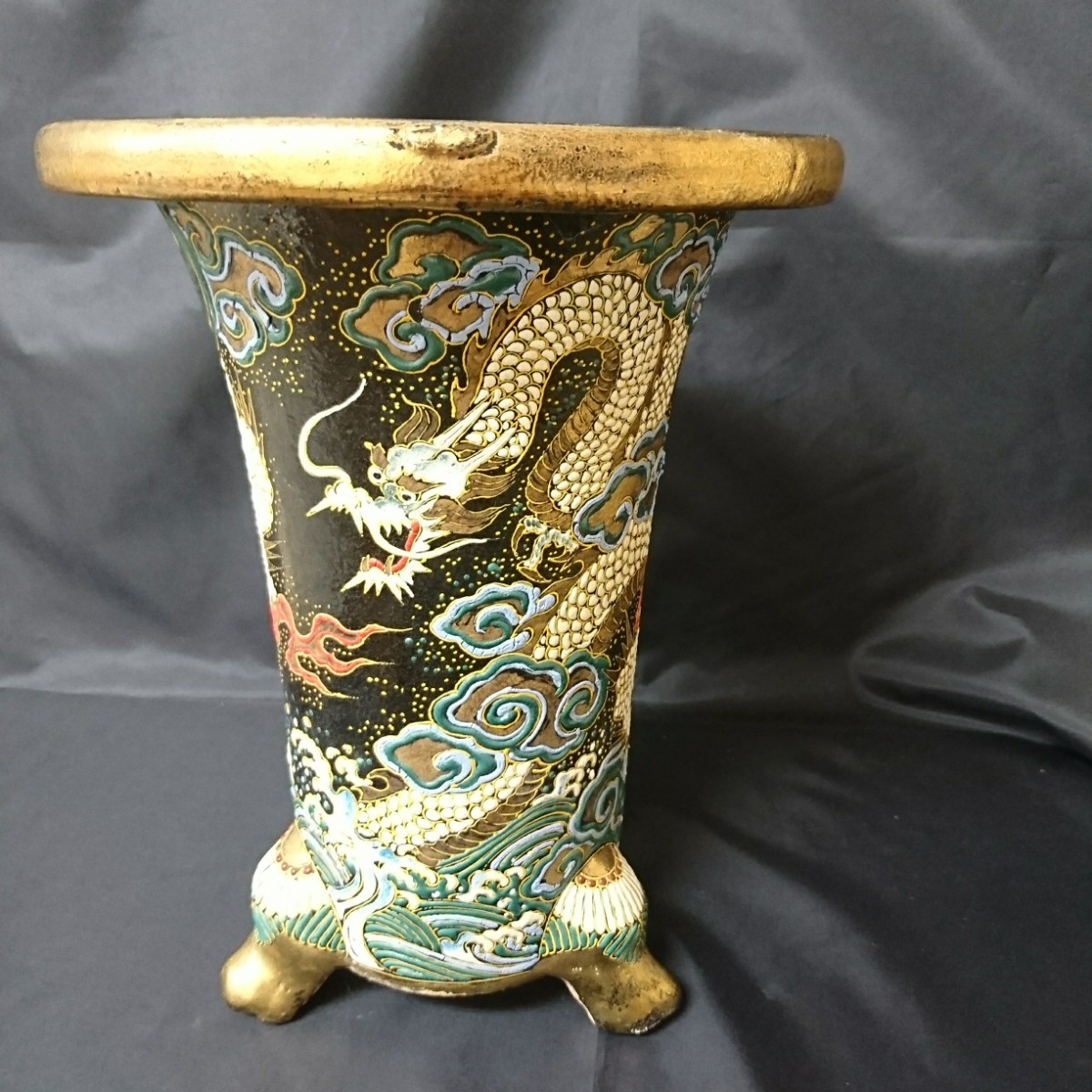 薩摩焼 蘭鉢 春蘭鉢 金彩 三足 希少 心苦しかっ 薩摩焼 蘭鉢 春蘭鉢 金彩 三足 希少 心苦しかっ