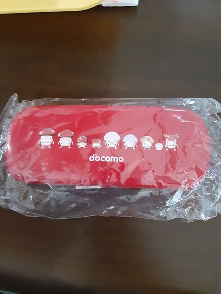 ドコモメガネケースとカードケース非売品