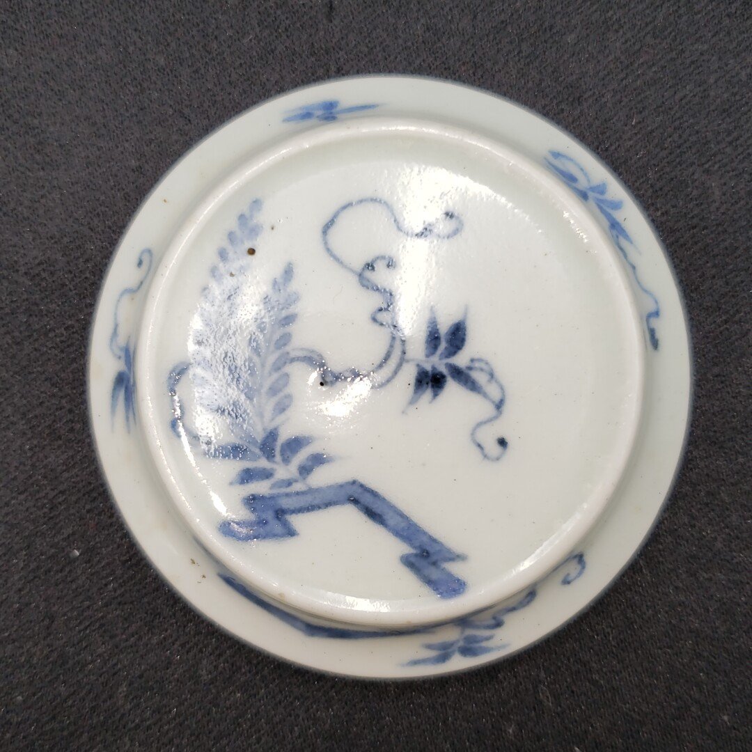 陶器製香合染付古伊万里? 伊万里焼? 有田焼? 直径約6.2cm 高さ約3cm