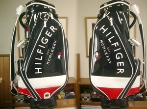 未使用　トミーヒルフィガー　スポーティ・モデル　ラウンド文字　エナメル素材　紺白赤　ゴルフバッグ