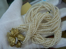 　美品　花形クラスプ 750（K18と同じ）付　淡水真珠　１０連　ネックレス　鑑別書付き　イタリー製_画像5