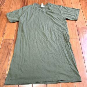 沖縄 米軍放出品 ミリタリー Tシャツ オシャレ トレーニング　 ランニング　OD MEDIUM (管理番号Z203)