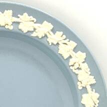 ★美品! ★ウェッジウッド WEDGWOOD ★エンボスド クイーンズウェア ★クリームオンラベンダー ★プレート 約15.3cm 2枚セット 25403_画像7