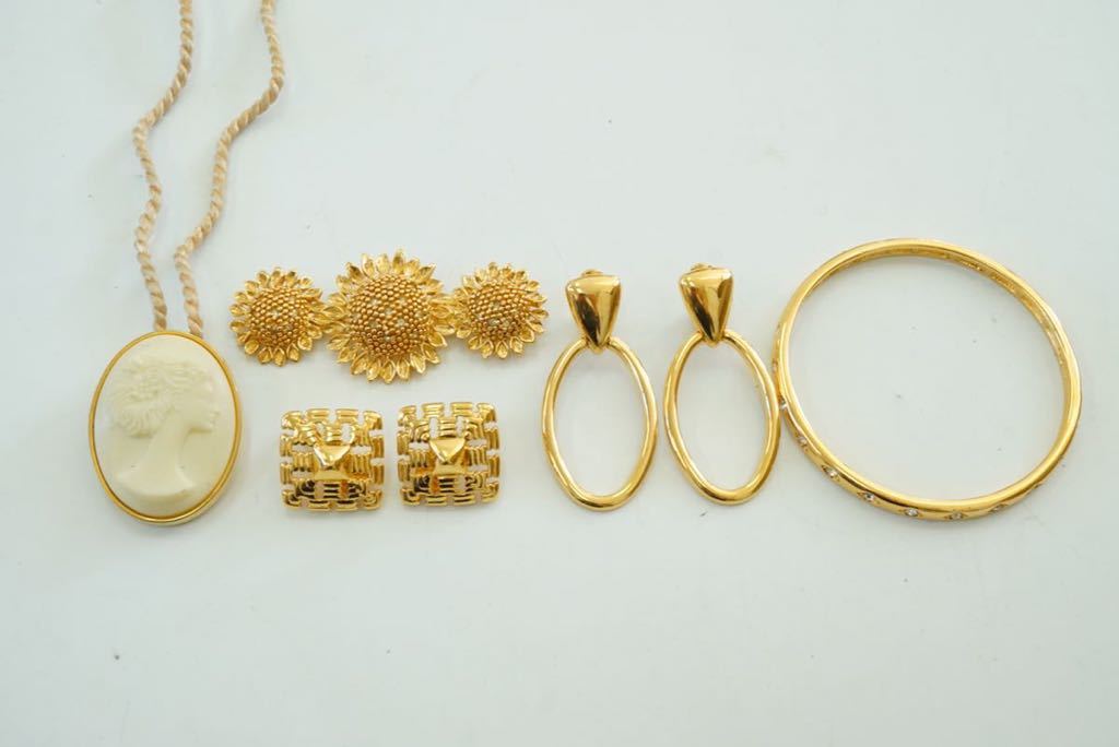 ヤフオク! -「nina ricci イヤリング」の落札相場・落札価格