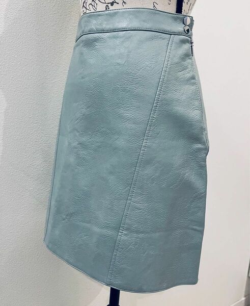 【美品】ZARA ザラ　 レザー風スカート　水色　UAサイズXS 