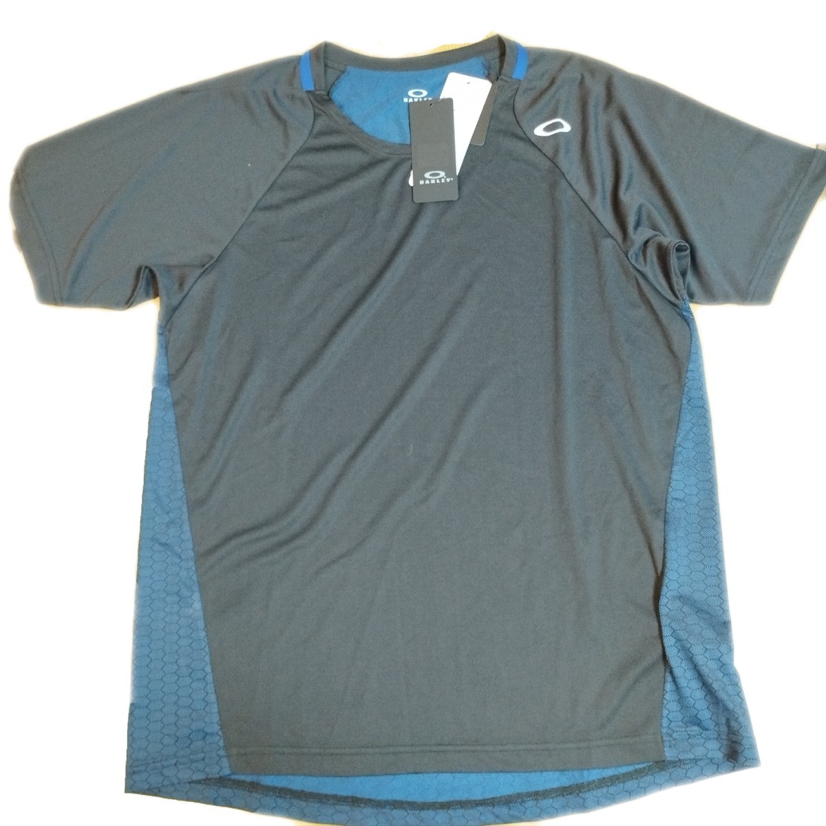 Tシャツ プリントデザイン OAKLEY シンプル 黒 ピンク 赤 古着