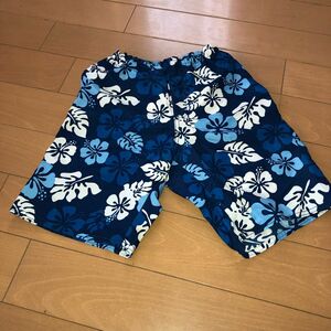 美品　ボーイズ　水着　140