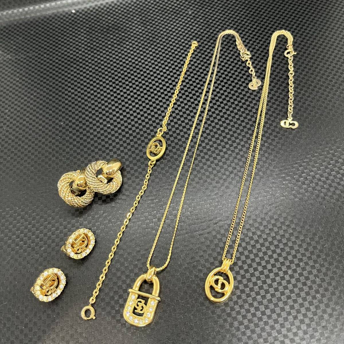 ヤフオク! -「ディオール ネックレス トロッター」の落札相場・落札価格