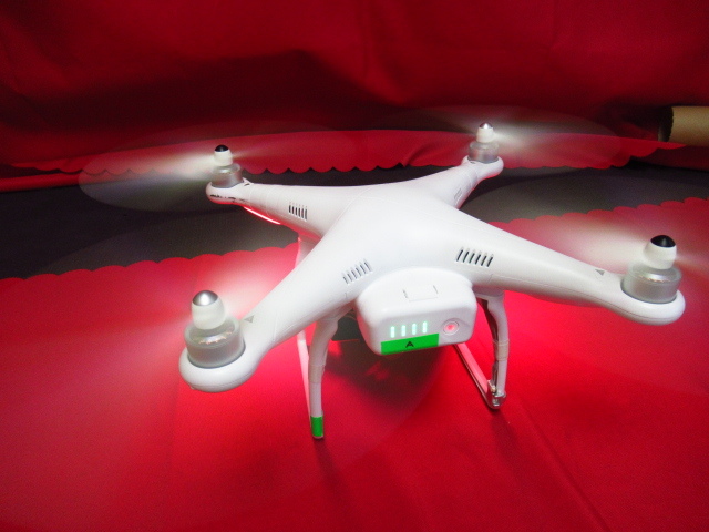 DJI Phantom 2 Vision+ (DIPS登録済機体)・ケース付き すぐった