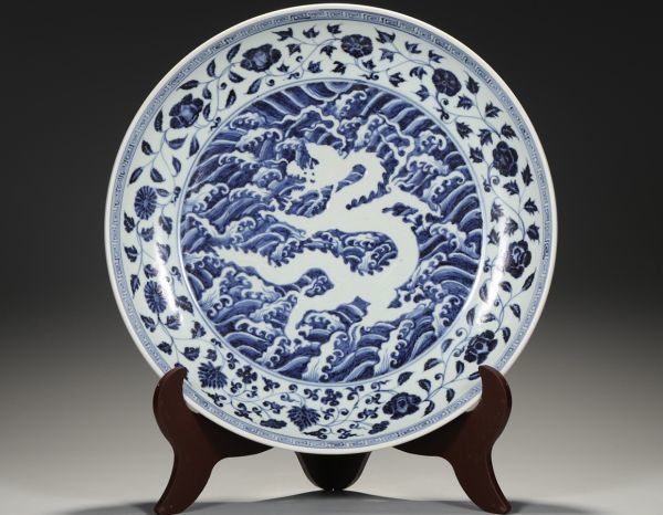 古びた蔵『明 宣徳年製 陶磁器 青花留白海水龍紋 大梅瓶』極細工 置物