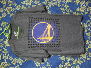 Golden State Warriorsファンへ！★Golden State Warriors 30 Curry 速乾Tシャツ ★L（海外サイズ）★中古美品！