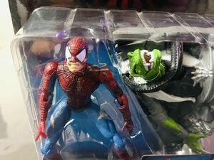 トイビズ バトル ラヴィジド スパイダーマン ヴィンテージフィギュア ムービー　マーチャンダイズ　battle ravaged spider-man ToyBiz 2001