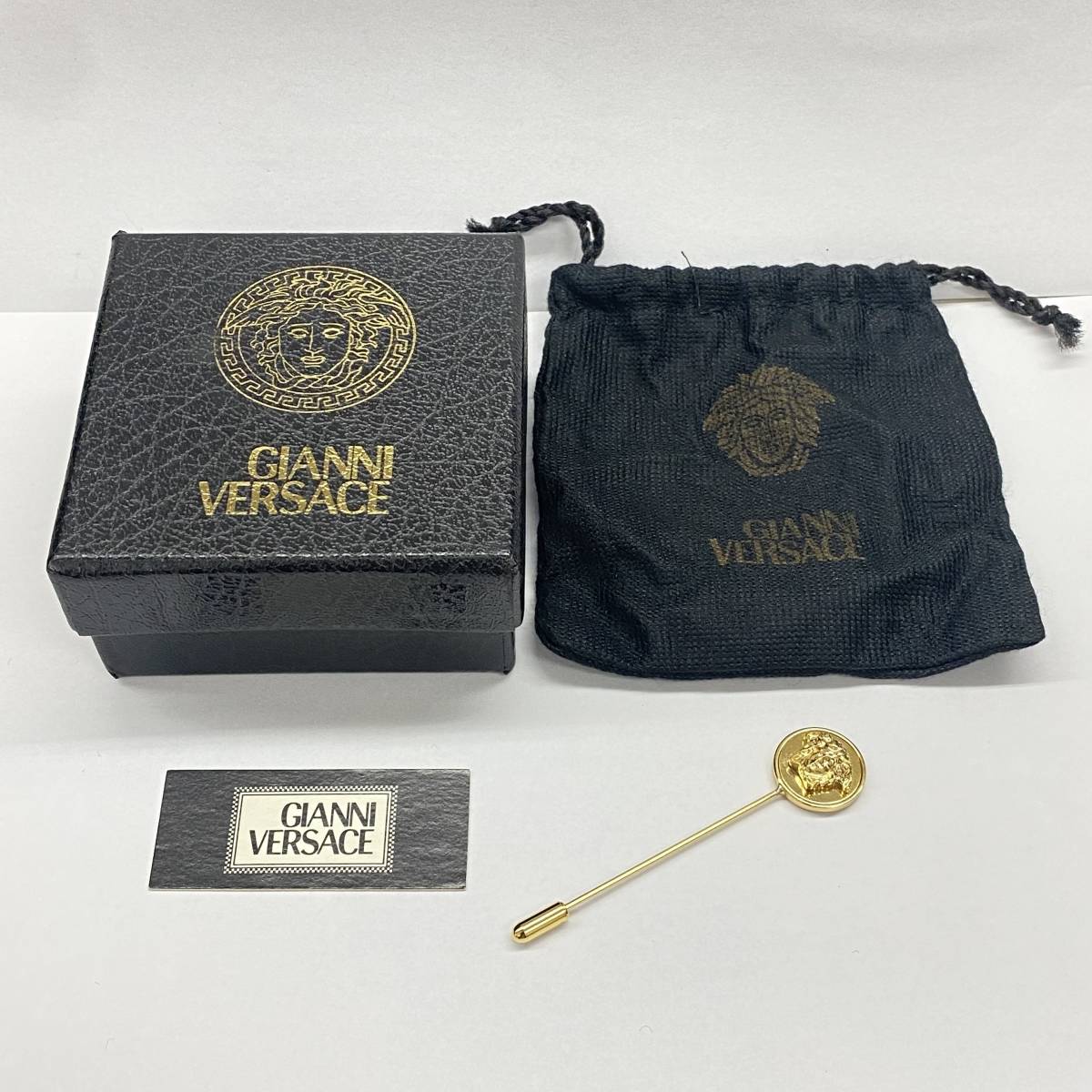 ヤフオク! -「ブローチピン」(ヴェルサーチ) (う)の落札相場・落札価格