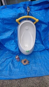  Yokohama Tsurumi ..[ direct receipt limitation (pick up) ] TOTO for infant urinal U310GY Kids grip attaching Kids toilet reform DIY cheap used ②