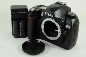 Nikon D70 2075418 　チャージャ付き (V168235-3a)