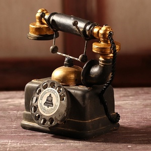 レトロな電話　昔ながらのノスタルジックなオブジェ ダイヤル式の電話 置物 インテリア 黒 金 ブラック ゴールド ヴィンテージ