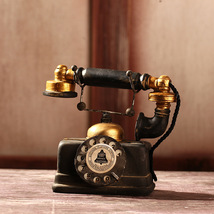 レトロな電話　昔ながらのノスタルジックなオブジェ ダイヤル式の電話 置物 インテリア 黒 金 ブラック ゴールド ヴィンテージ_画像4