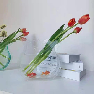 インスタ映え確実 透明なアクリルの魚の尾のデザイン花瓶 フラワースタンド フラワーベース インテリア 雑貨 生花 玄関 リビング