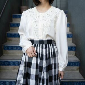 RETRO VINTAGE PEARL BUTTON LACE DESIGN BLOUSE/レトロ古着パールボタンレースデザインブラウス