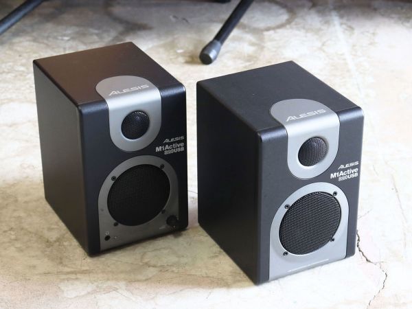 Alesis スピーカーの値段と価格推移は?|6件の売買データからAlesis