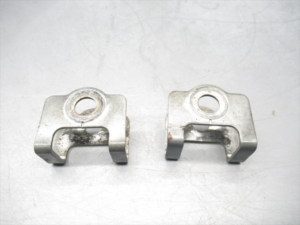 H1R5-0712 カワサキ KX80 リアアクスルシャフトブラケット 純正 【